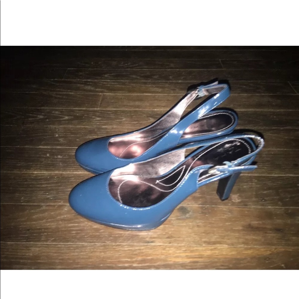 NWOT Tahari Blue Patent Sling Back Heels Sz 7